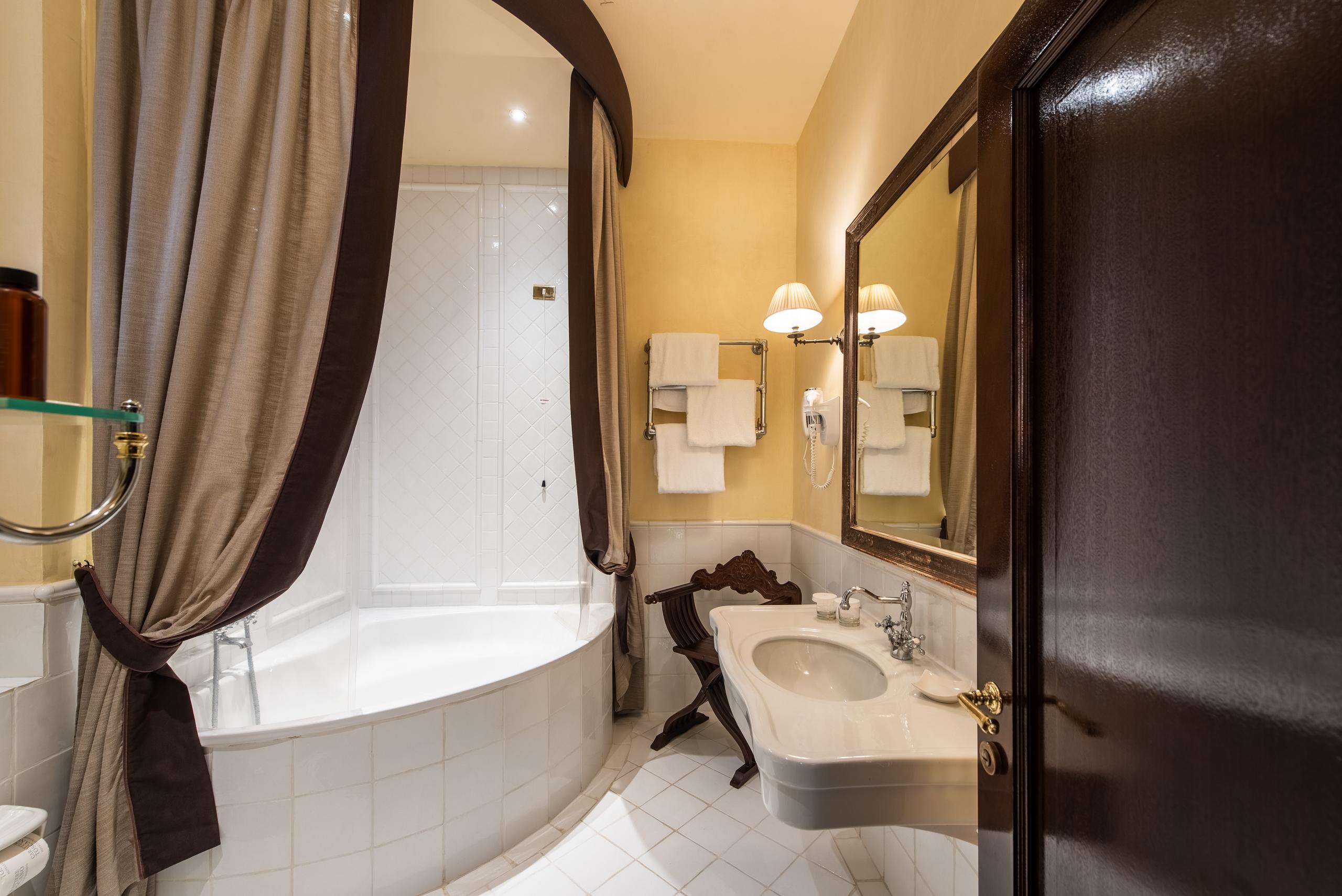 assets/uploads/camere/excecutive family/s72-2283-hdr.jpg
